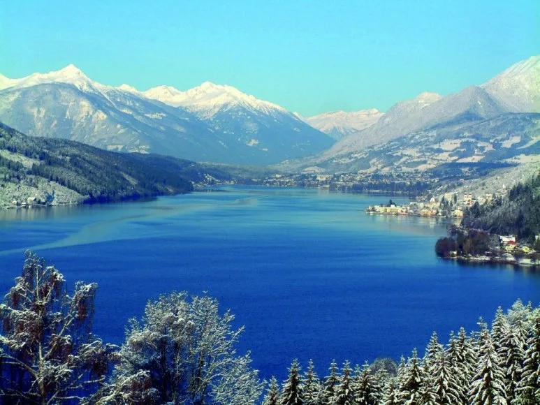 Millstätter See in Kärnten mit Bergpanorama — meine Heimat